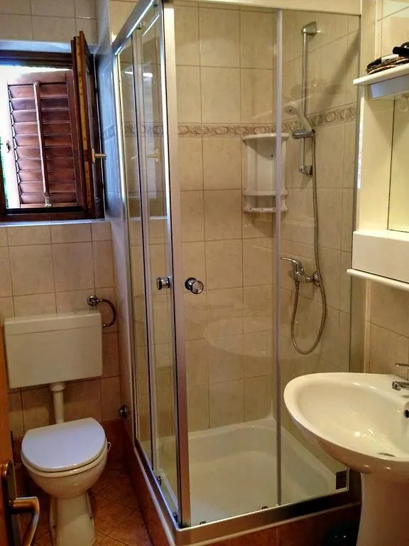 Apartments Dobranic Crikvenica 0*,